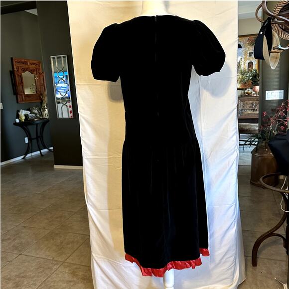 Sandy Shaw Womens Black Dress With Roses Vintage Union Made in USA - Picture 4 of 7